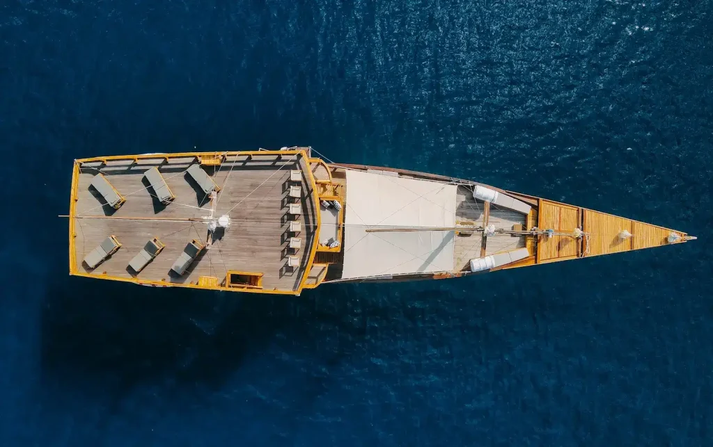Andamari Phinisi Boat Charter | Andamari Phinisi Exterior | Komodo Luxury