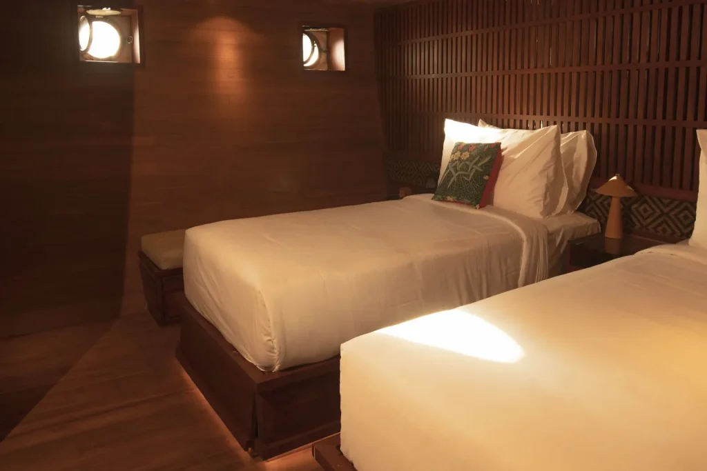 Sanctuary Phinisi Liveaboard Boat Charter | Sanctuary Cabin Lower Deck Twin | Komodo Tour | Raja Ampat Tour | Komodo Luxury