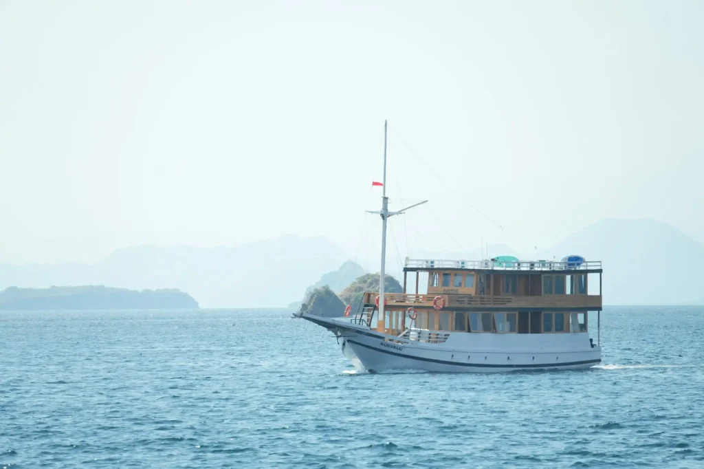 Maheswari Phinisi Exterior | Komodo Luxury