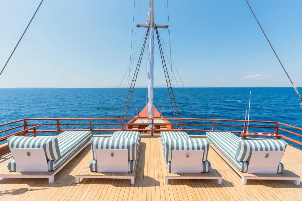 Sanctuary Phinisi Liveaboard Boat Charter | Sanctuary Sundeck | Komodo Tour | Raja Ampat Tour | Komodo Luxury