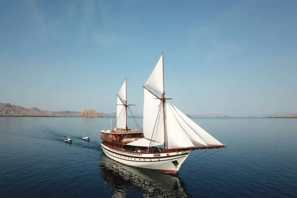 The Prana phinisi exterior